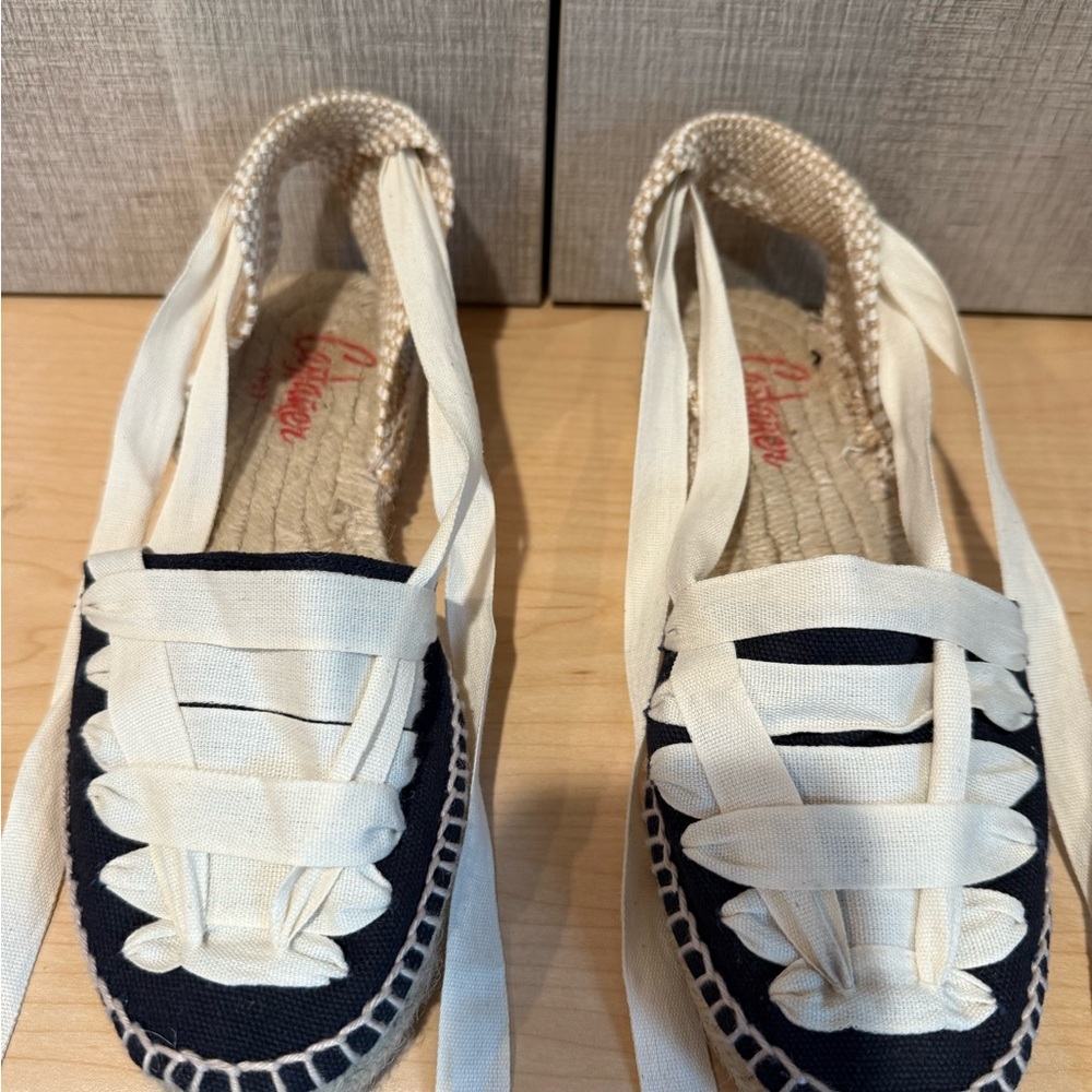 Castaner black and Cream Espadrilles sandals ballet ties size 38